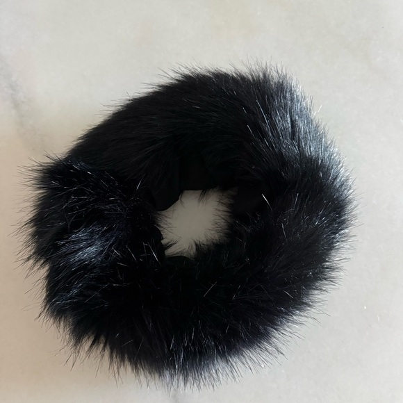Faux Fur Headband - Picture 5 of 6
